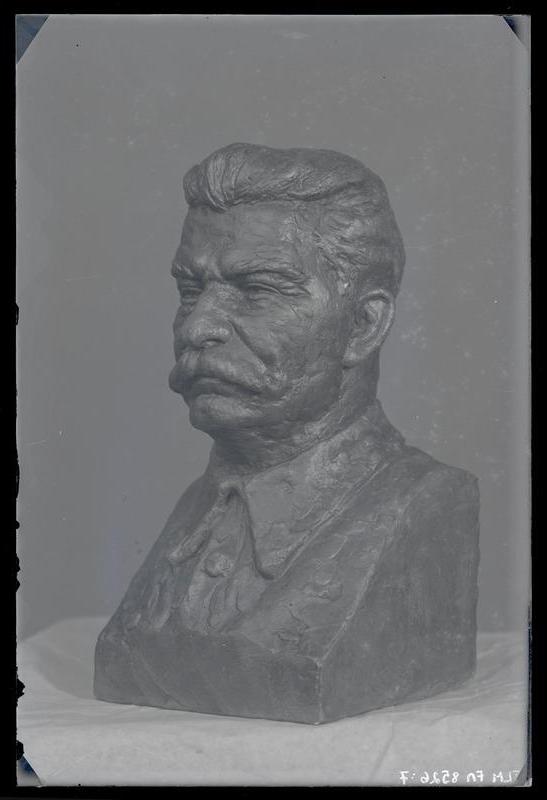 J.V. Stalini portreebüst, umbes 1941. aastast.