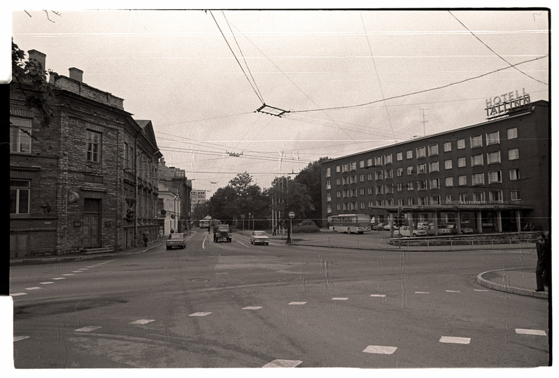 J. Gagarini puiestee, Paldiski maantee ja Nõukogude tänava ristmik, vaade Toompea suunas.