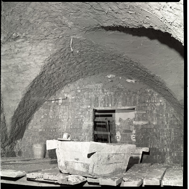 Raekoja t. 6 võlvitud saal