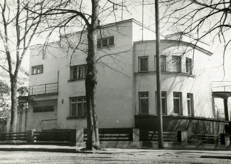 Eramu Pärnus Ringi 14, hoone vaade. Arhitekt Olev Siinmaa