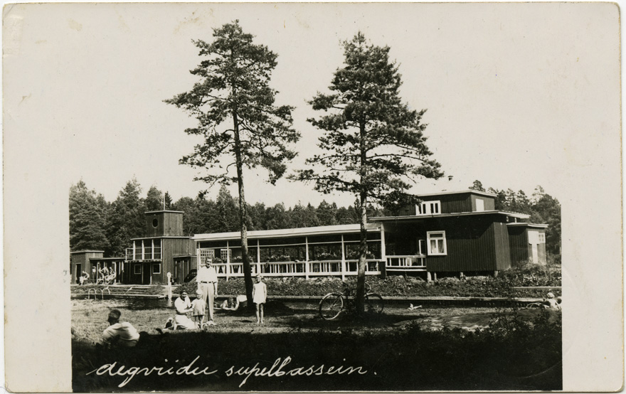 Aegviidu supelbassein, vaade hoonele. Arhitekt Tõnis Mihkelson