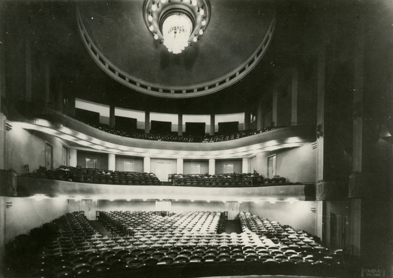 Teater Estonia interjööri teatrisaal, vaade rõdudele. Arhitektid Armas Lindgren, Wivian Lönn