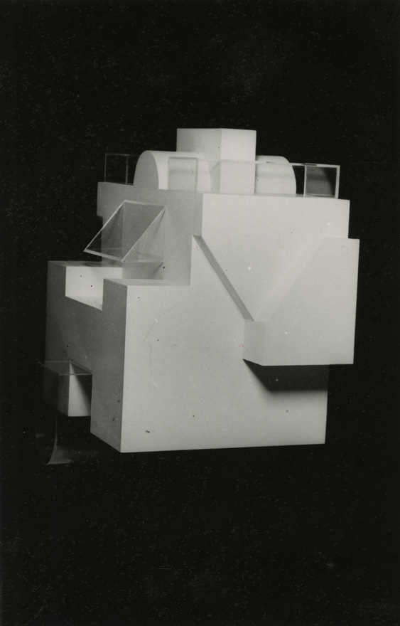 Arhitektoon näituselt "Monumentaalkunst", objektifoto. Autor Vilen Künnapu