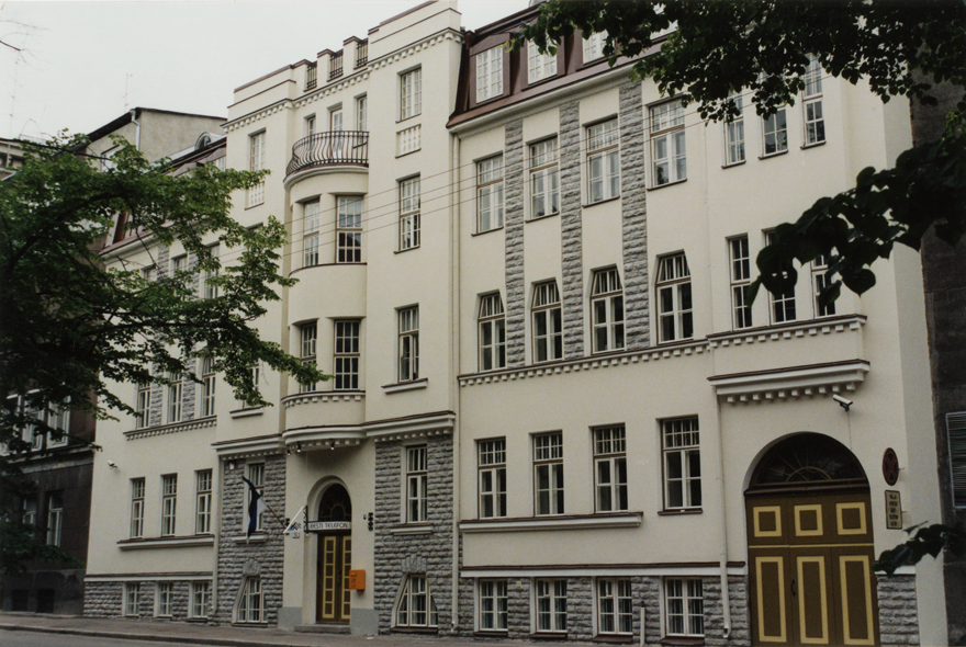 K. Mauritza korterelamu Tallinnas, vaade fassaadi keskosale piki tänavat. Arhitekt Karl Burman