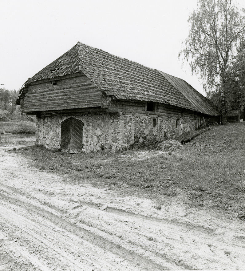 Kauksi veskitalu tall-küün, külgvaade