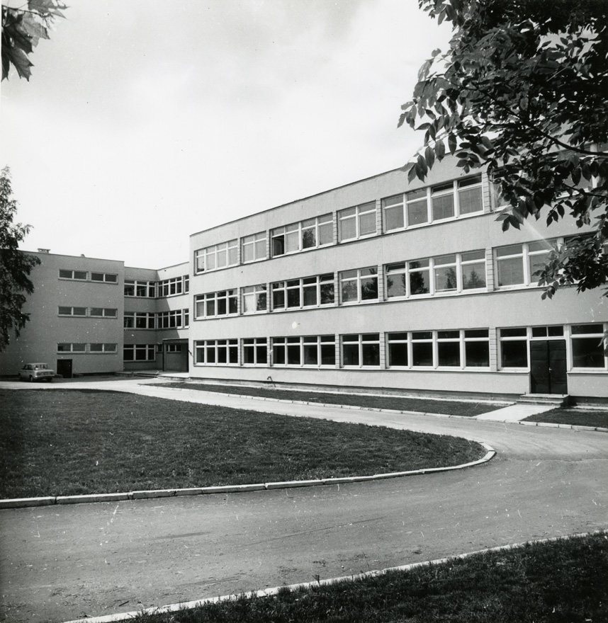 Leisi koolimaja, vaade. Arhitekt Maarja Nummert