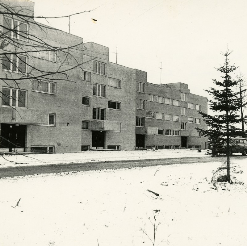 Korterelamu Haapsalus, eestvaade. Arhitekt Boris Mirov