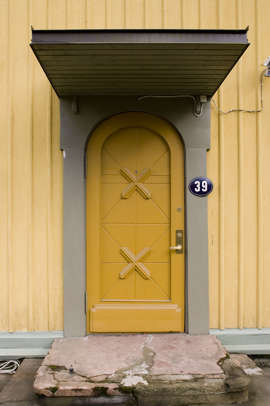 Elamu Tallinnas Tähe 39 / Lootuse pst 107, peaukse vaade