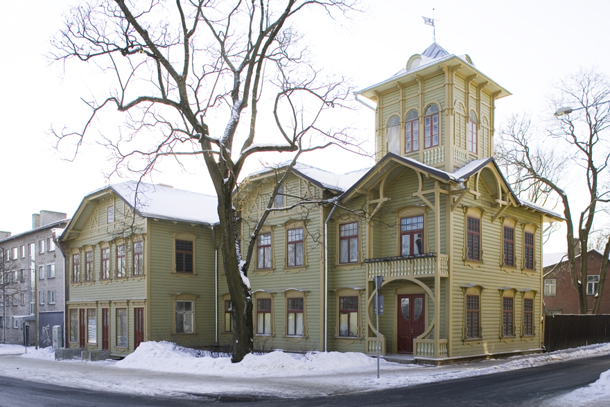 Elamu Tartus Tähe 11-13, hoone vaade