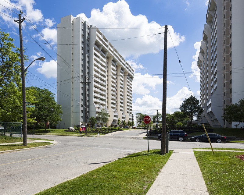 Richmond Square'i kompleks Waterloos. Vaade elamutele. Välis-Eesti arhitekt Uno Prii