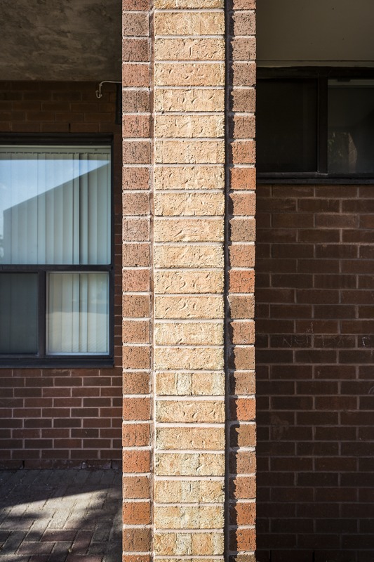 Calvary Manor korterelamu Markhamis Ontarios, valmis 1992. Fassaadi detail. Välis-Eesti arhitekt Guido Laikve