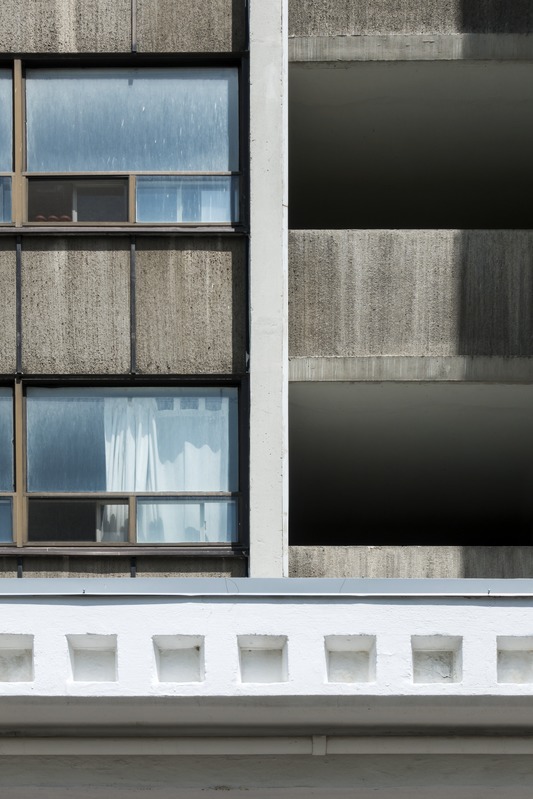 Korterelamu, nn Gallery Towers, 50 Stephanie St Torontos. Fassaadi detail. Välis-Eesti arhitekt Uno Prii