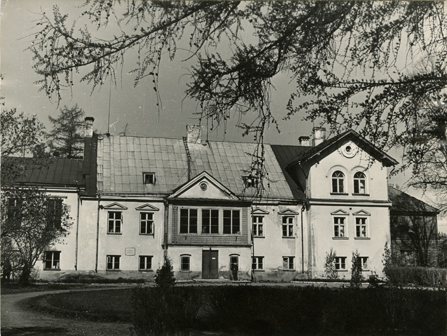 Vihula mõisa härrastemaja, fasaadivaade. Arhitekt Friedrich Modi