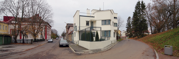 Olev Siinmaa eramu Pärnus, panoraamvaade hoonele. Arhitekt Olev Siinmaa
