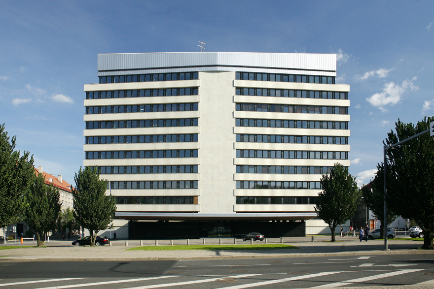 Endine EKP Keskkomitee peakorter, nüüd EV Välisministeerium Rävala pst 9, Tallinn. Arhitektid Uno Tölpus, Mart Port, Olga Kontšajeva, Raine Karp.