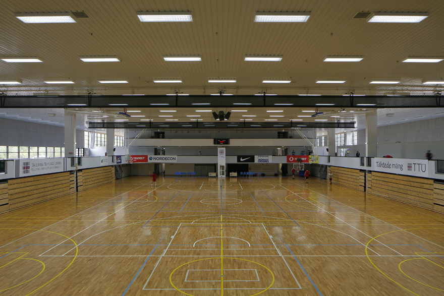 TTÜ spordihoone saal. Männiliiva 7, Tallinn. Arhitekt Raine Karp