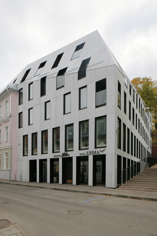 Hotell Lydia Tartus. Arhitektuuribürood Allianss ja Mudel (arhitektid Tarmo Teedumäe, Paco Ulman, Tõnis Savi, Indrek Tiigi)