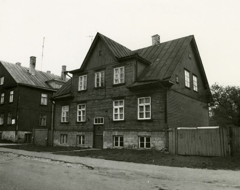 Pelgulinn: elamu Saue 12