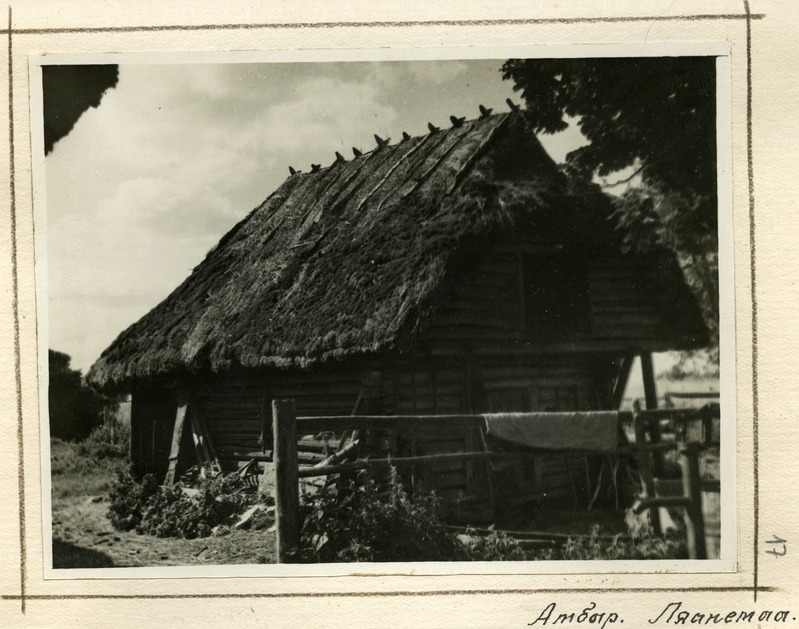 Läänemaa maa-arhitektuur: rookatusega ait