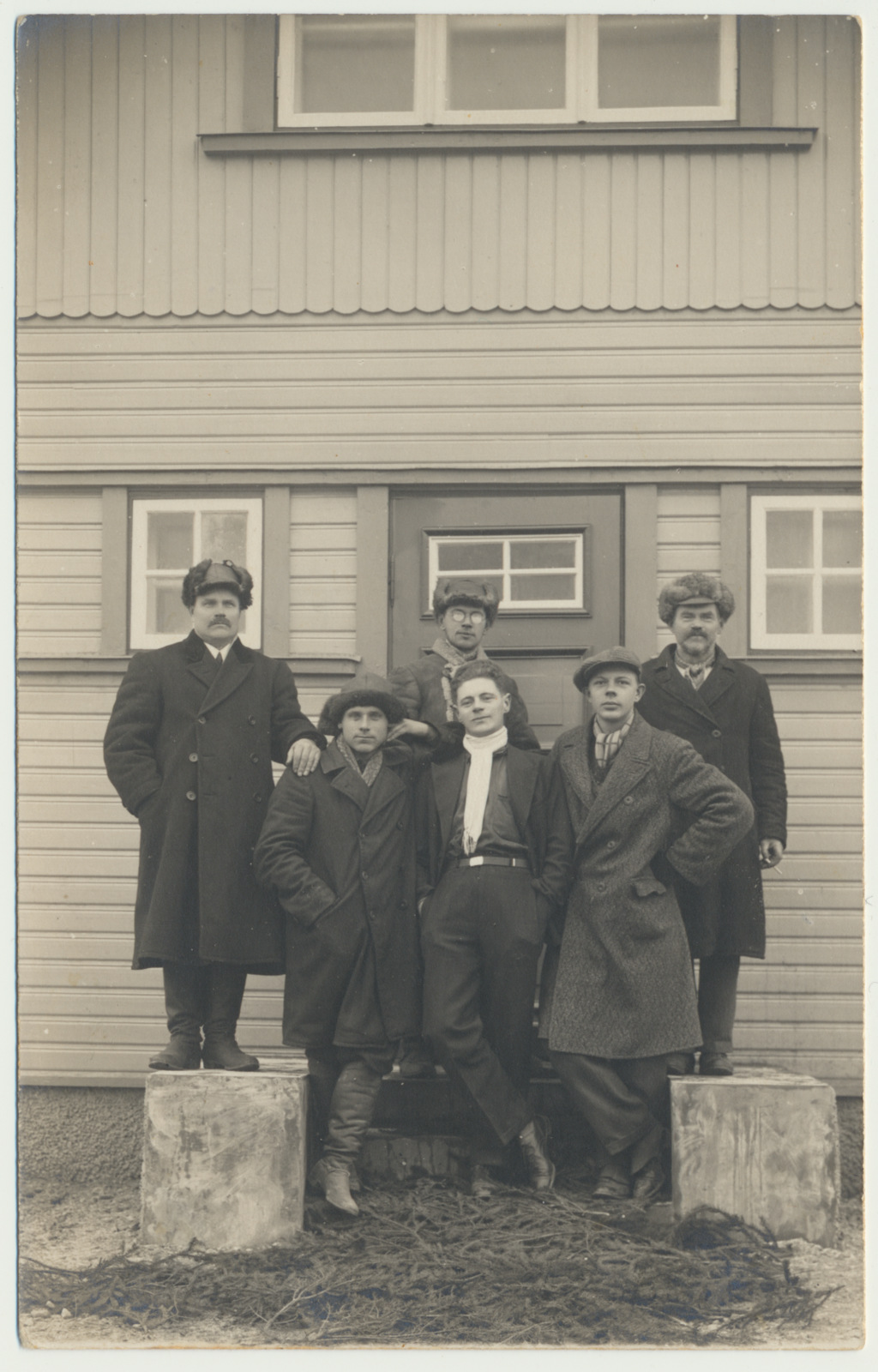 fotopostkaart, Polli valla Saviaru vanadekodu ehitajad u 1935