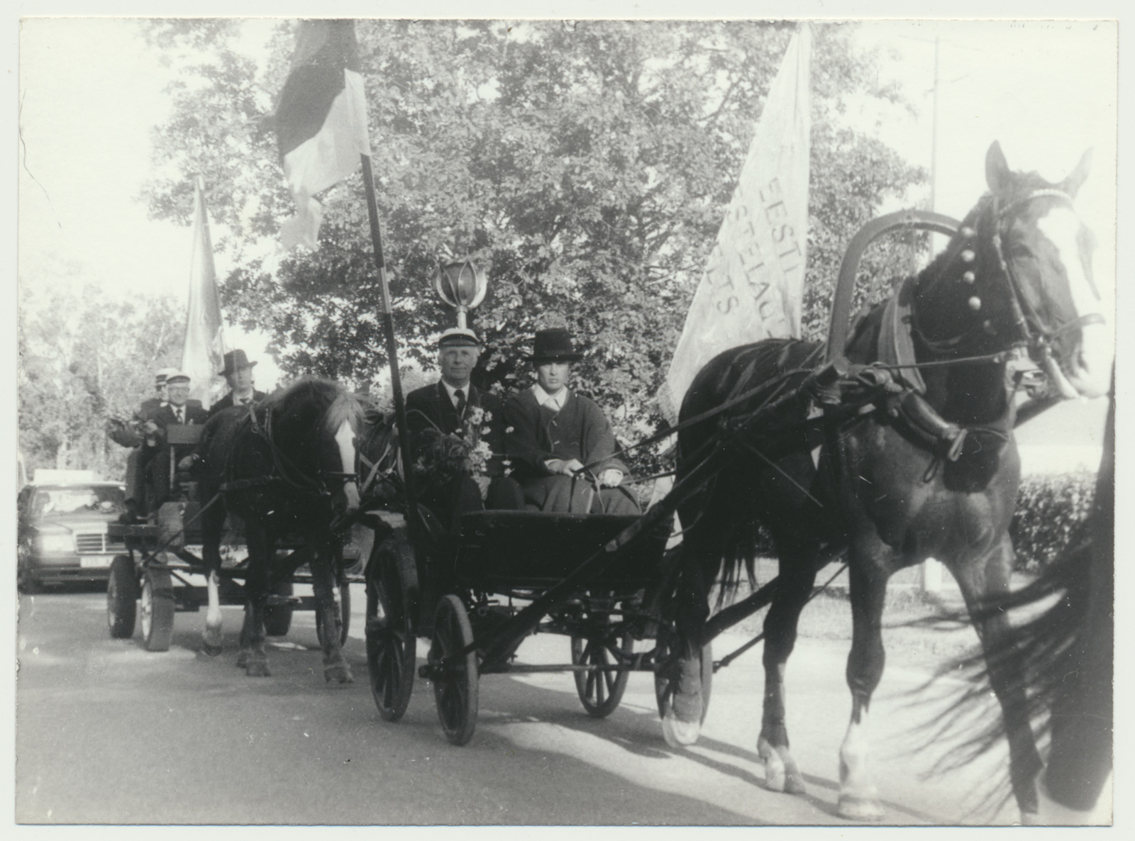 foto, laulupeo tule teekond, jõutakse Mustlasse, 1994