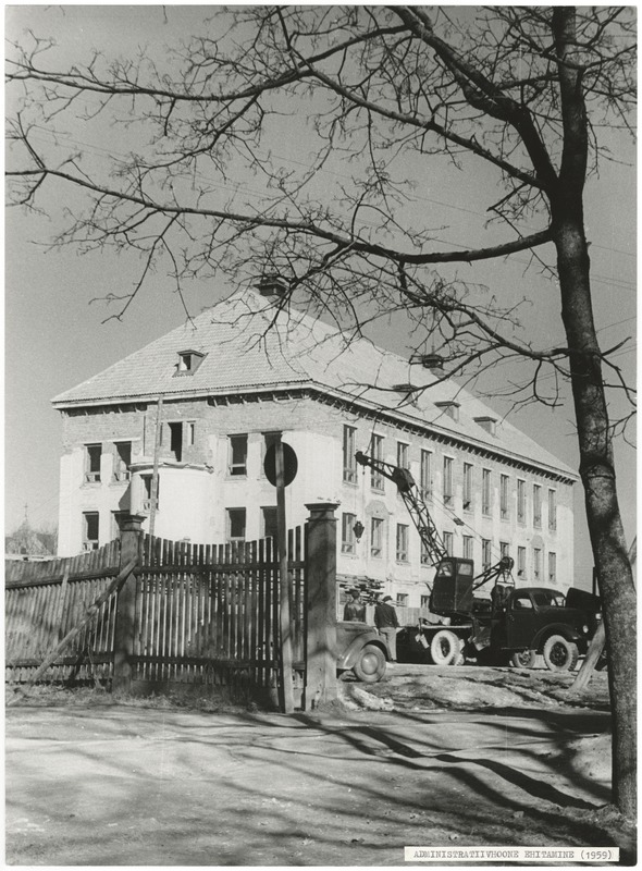 foto Viljandi, uue adminhoone ehitus (Vabaduse plats 2) 1959 foto E.Veliste