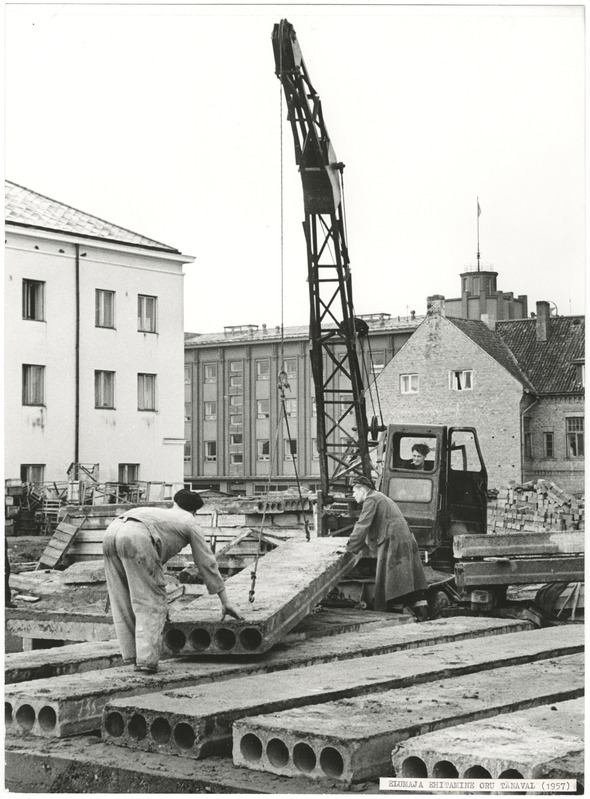 foto majaehitus Viljandis Oru tn 3, foto E.Veliste 1957