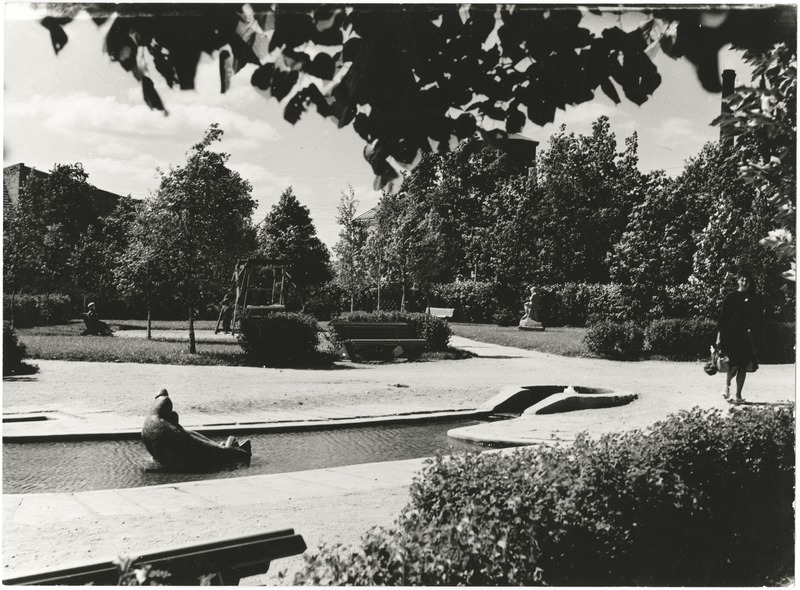 foto Viljandi, Pioneeride park (Kiigupark, Lastepark) Uus tn, 1969 foto E.Veliste