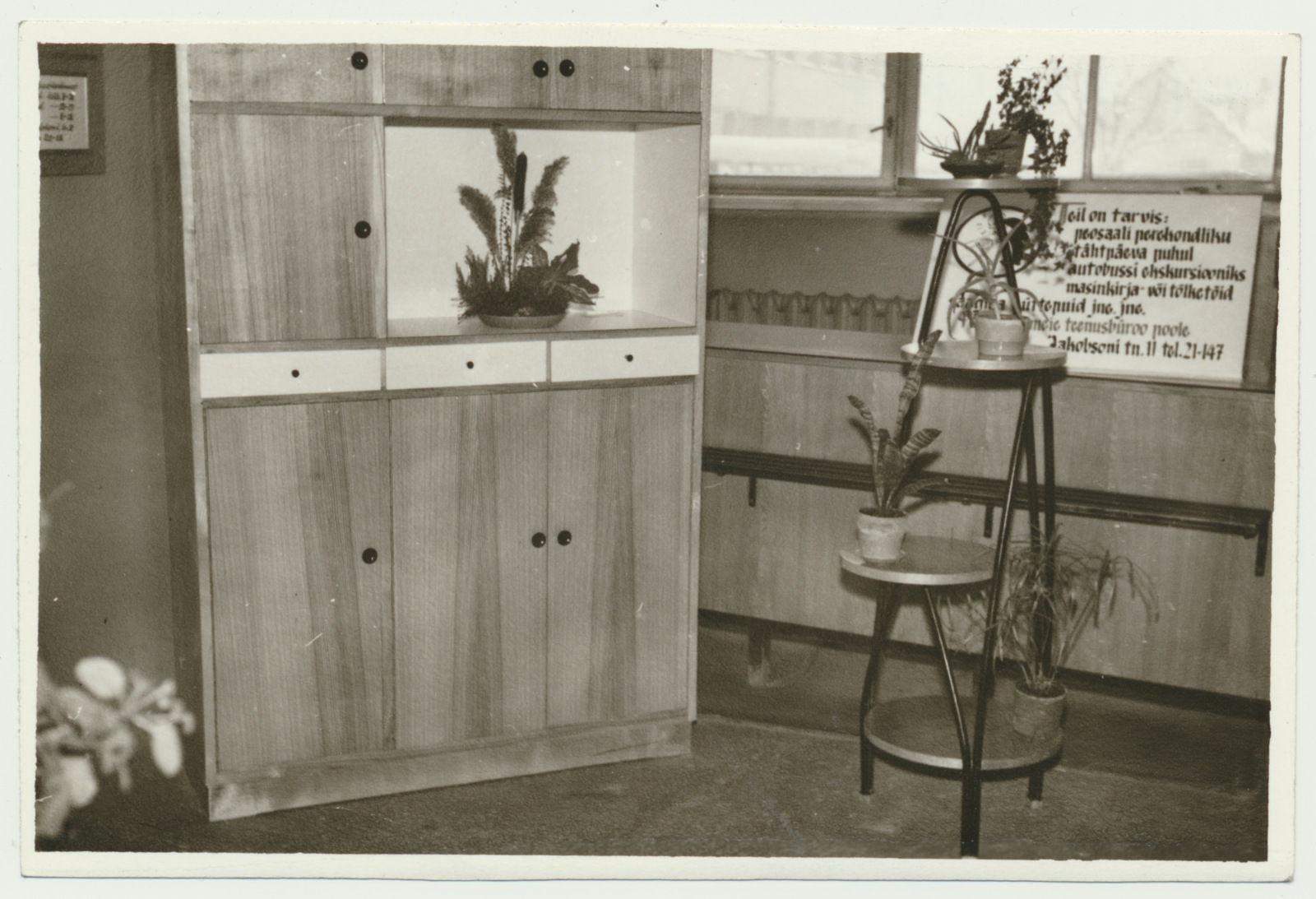 foto, Viljandi Teeninduskombinaat Leola toodangu näitus, reklaam, mööbel, u 1970