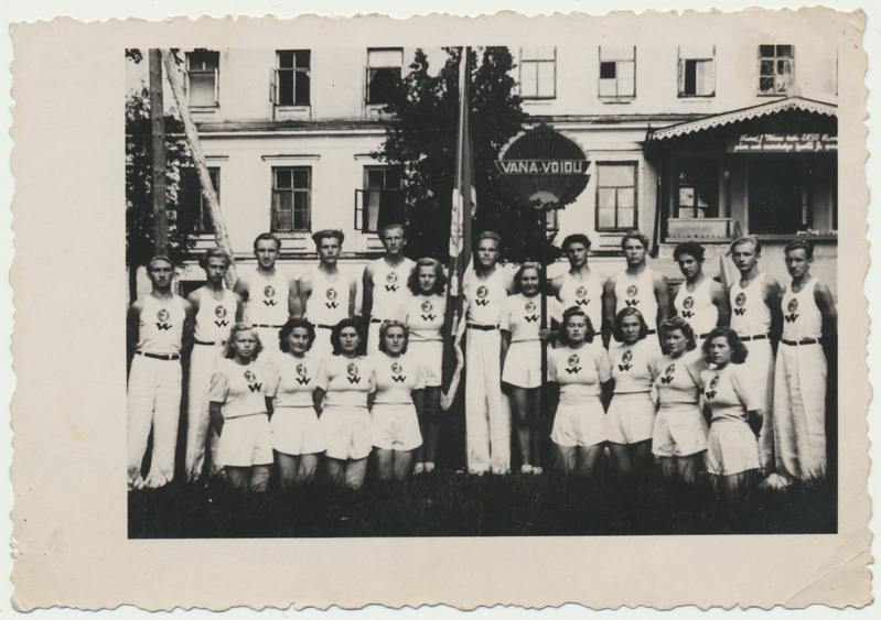 foto Vana-Võidu Loomakasvatustehnikum, grupp sportlasi u 1947