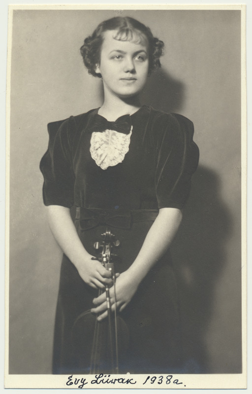 foto Evi Liivak, viiuldaja, 1938 foto B.Rottermund Tallinn