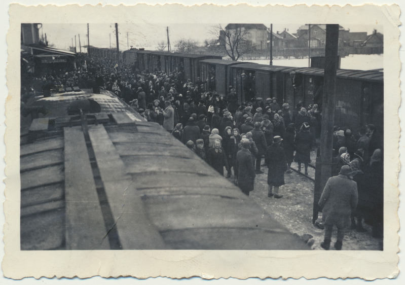 foto Eesti Leegioni mobiliseeritud, Viljandi raudteejaam, rong 1943/44