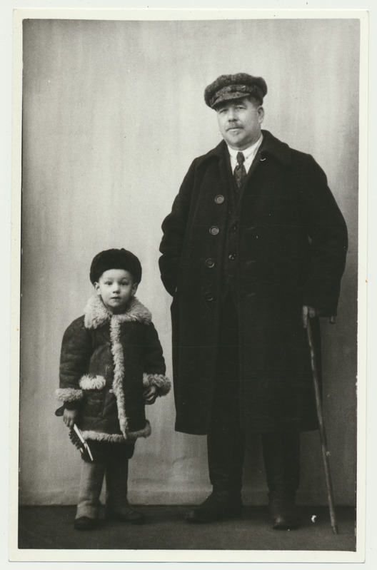 fotokoopia Viljandi linavabrik'u juht Magnus Laaman poeg Magnus Hans'uga u 1925