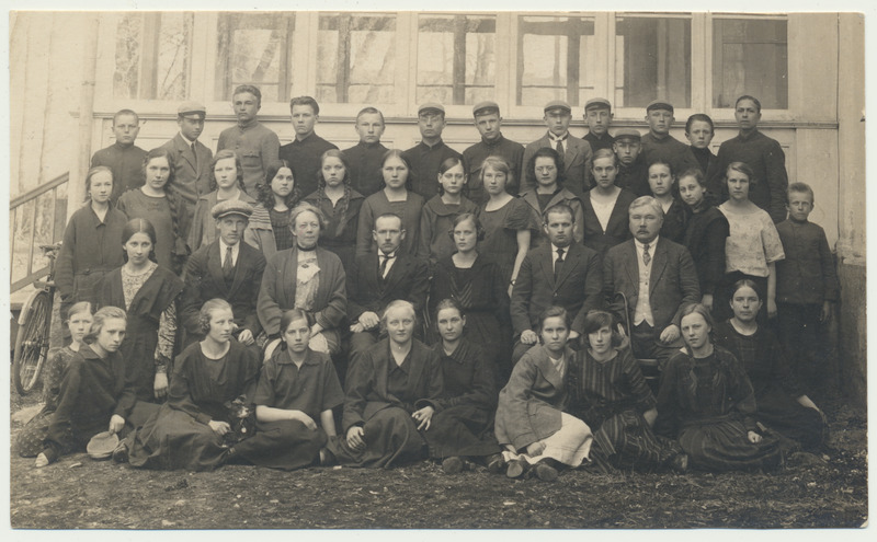 foto Suure-Jaani khk E.A. Olustvere Põllutöökeskkool, grupp Ia 1924