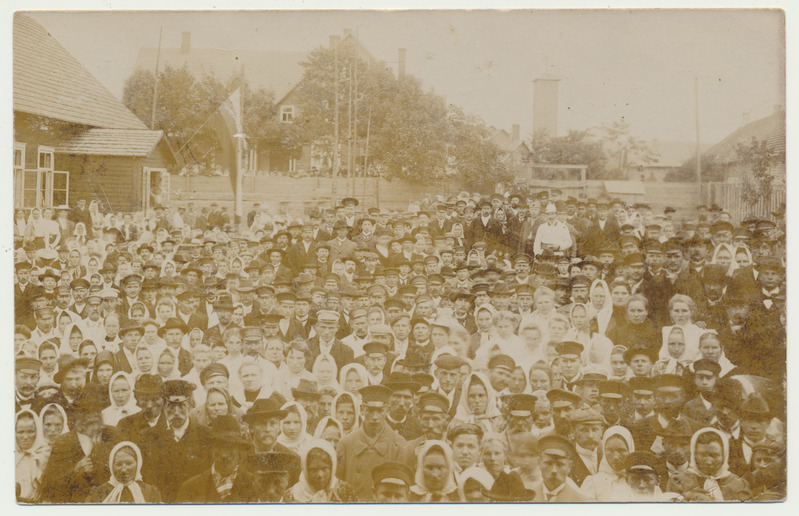 foto Suure-Jaani, suur grupp platsil, taga tuletõrjetorn u 1908 (tuletõrje-5?), foto J.Litter