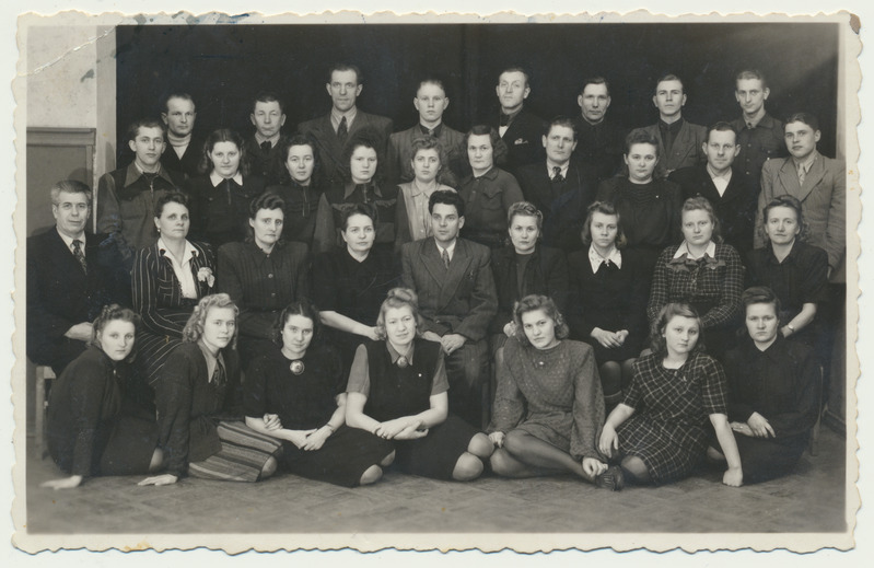 foto Viljandi segakoor Koit, dirigent Paul Krigul II rea keskel u 1955