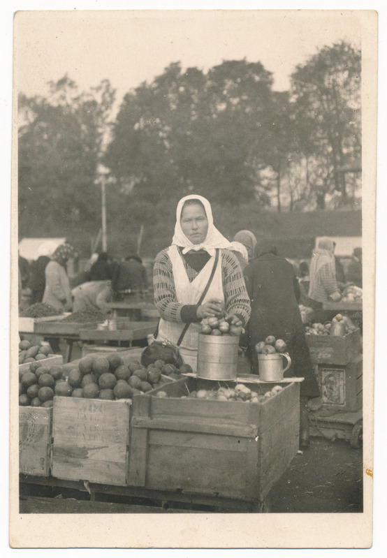 foto, Tallinn, turg, müüja, õunad, ploomid 1929