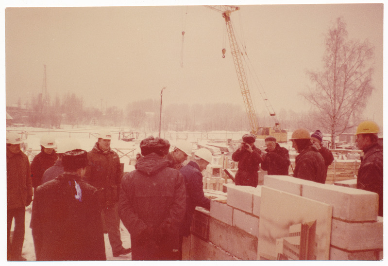värvifoto, Viljandi leiva ja makaronitööstus, uuele hoonele nurgakivi panek, Raua tn, 10.12.1987