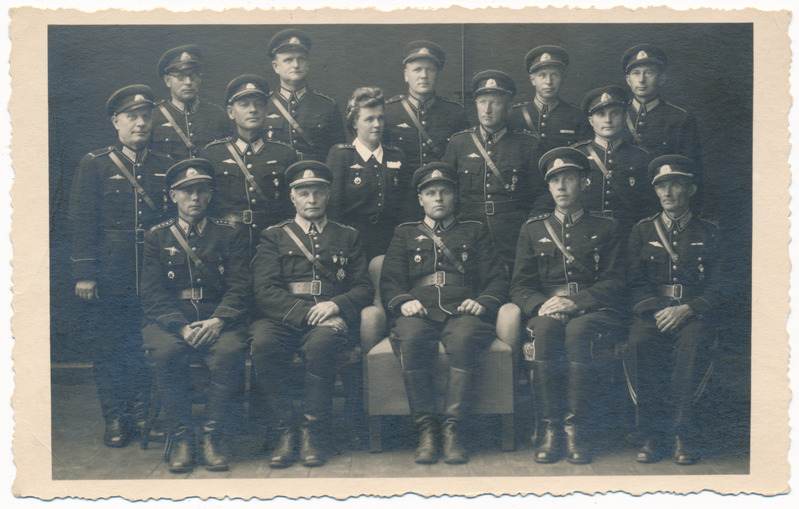 grupifoto, Viljandi Linna Vabatahtliku Tuletõrjeühingu juhatus ja revisjonikomisjon, pildistatud VLVTÜ 80. aastapäeva puhul 07.08.1948