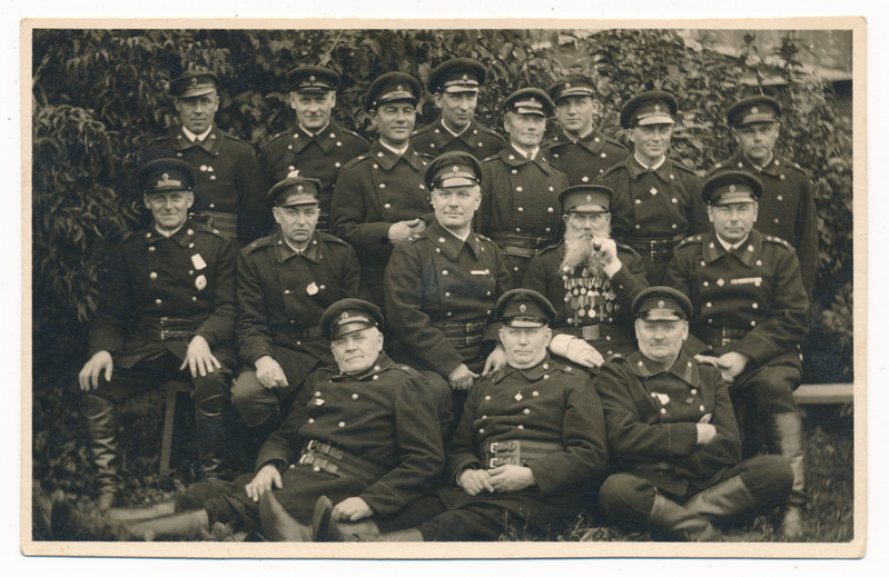 grupifoto, Viljandi Linna Vabatahtliku Tuletõrjeühingu veemuretsejate jaoskond 1936