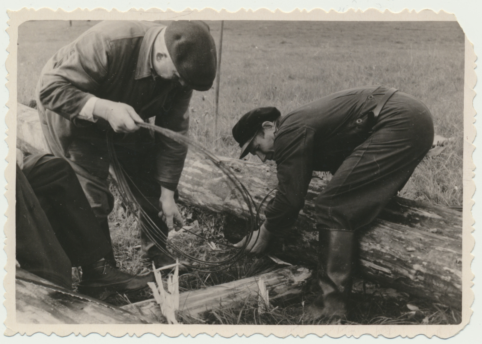 foto, Viljandi, elektriposti tõstmine, u 1940