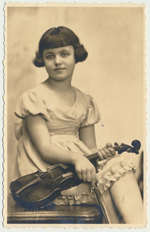 foto Evi Liivak, viiuldaja, u 1938 foto J.Riet