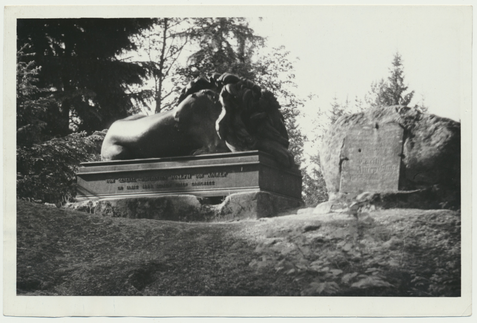 foto Viljandimaa, monument Anrepi lõvi, 1966 F A.Kiisla