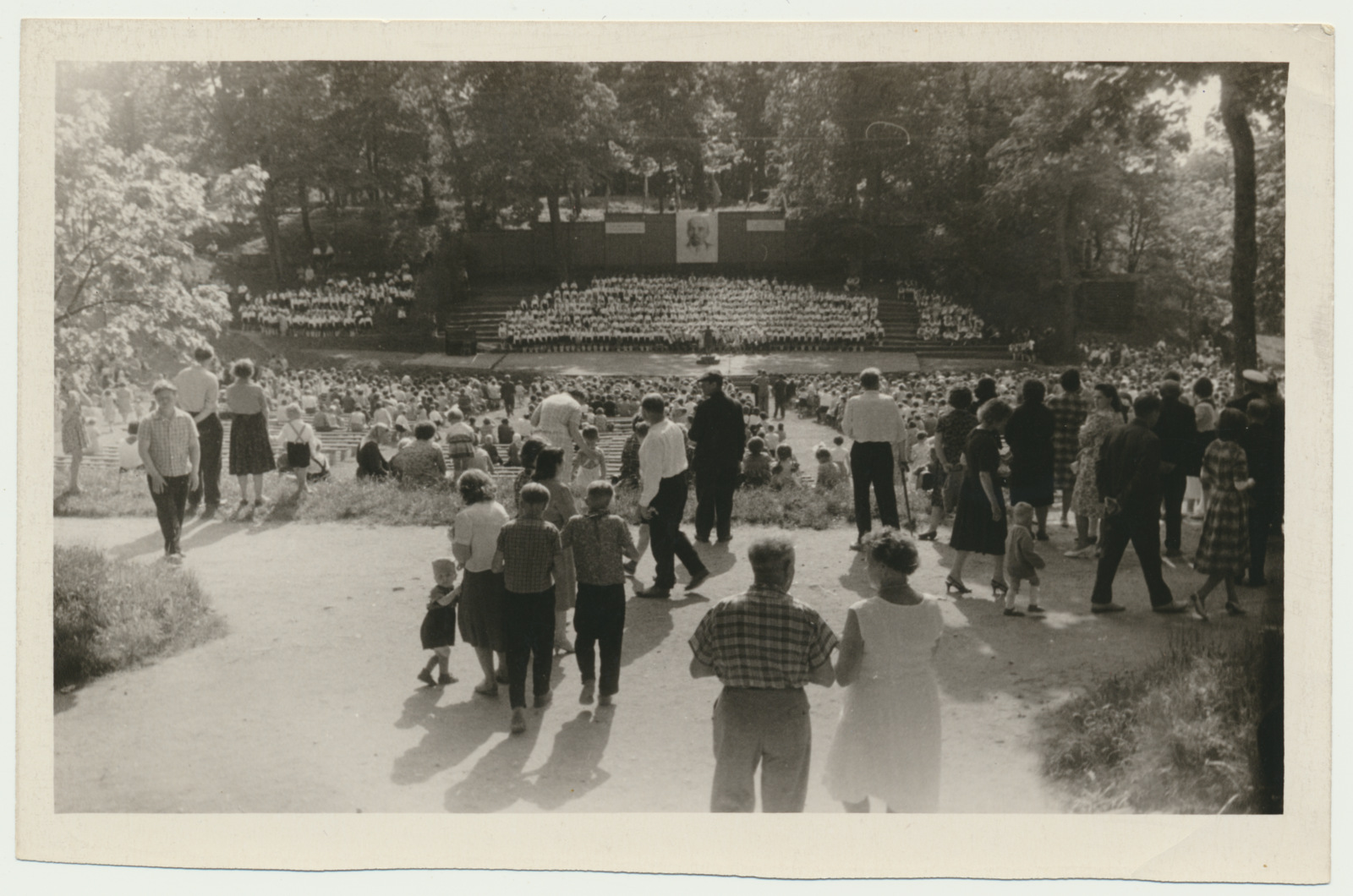 foto Viljandi koolinoorte kevadpidu -laulupäev 1963, foto A.Kiisla