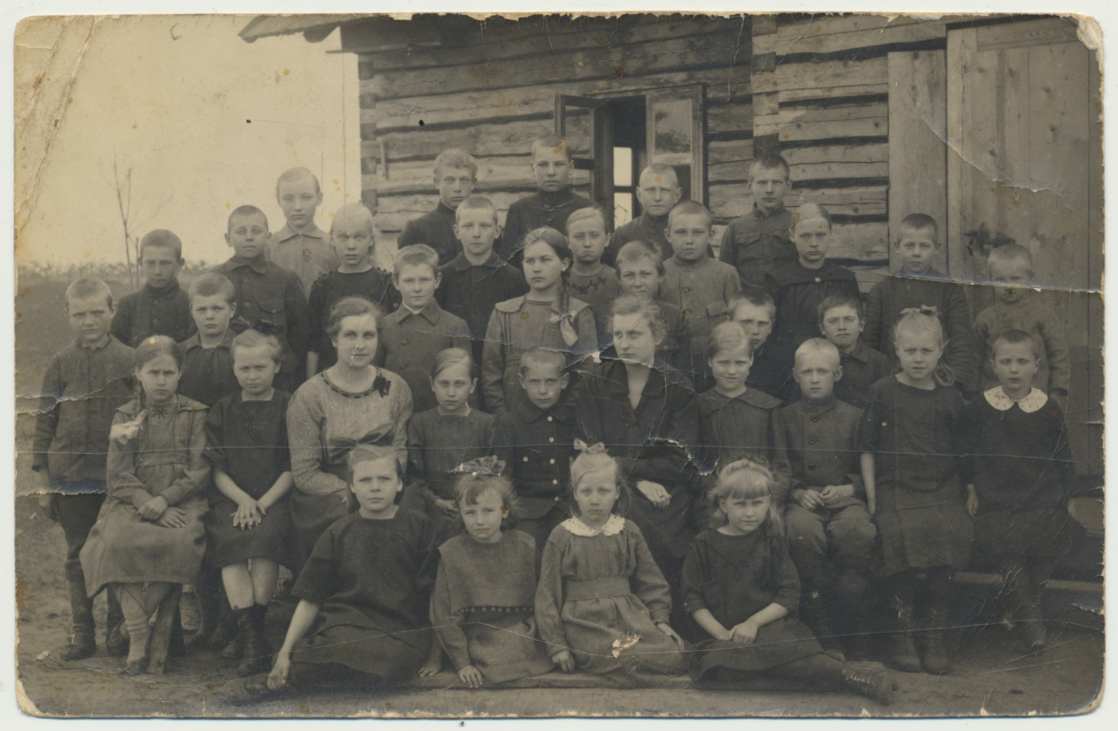 foto Suure-Jaani khk, Taevere-Jälevere kool'i õpilased ja õpetajad u 1915