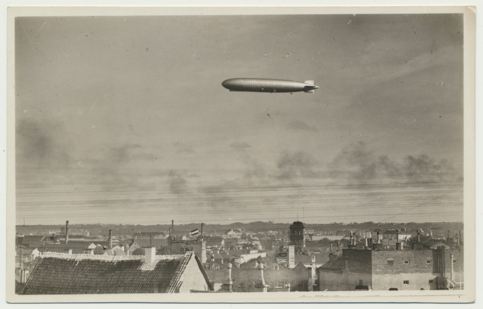 foto tsepeliin Graf Zeppelin LZ127 Tallinn'a kohal (teel põhjapoolusele) 25.07.1931