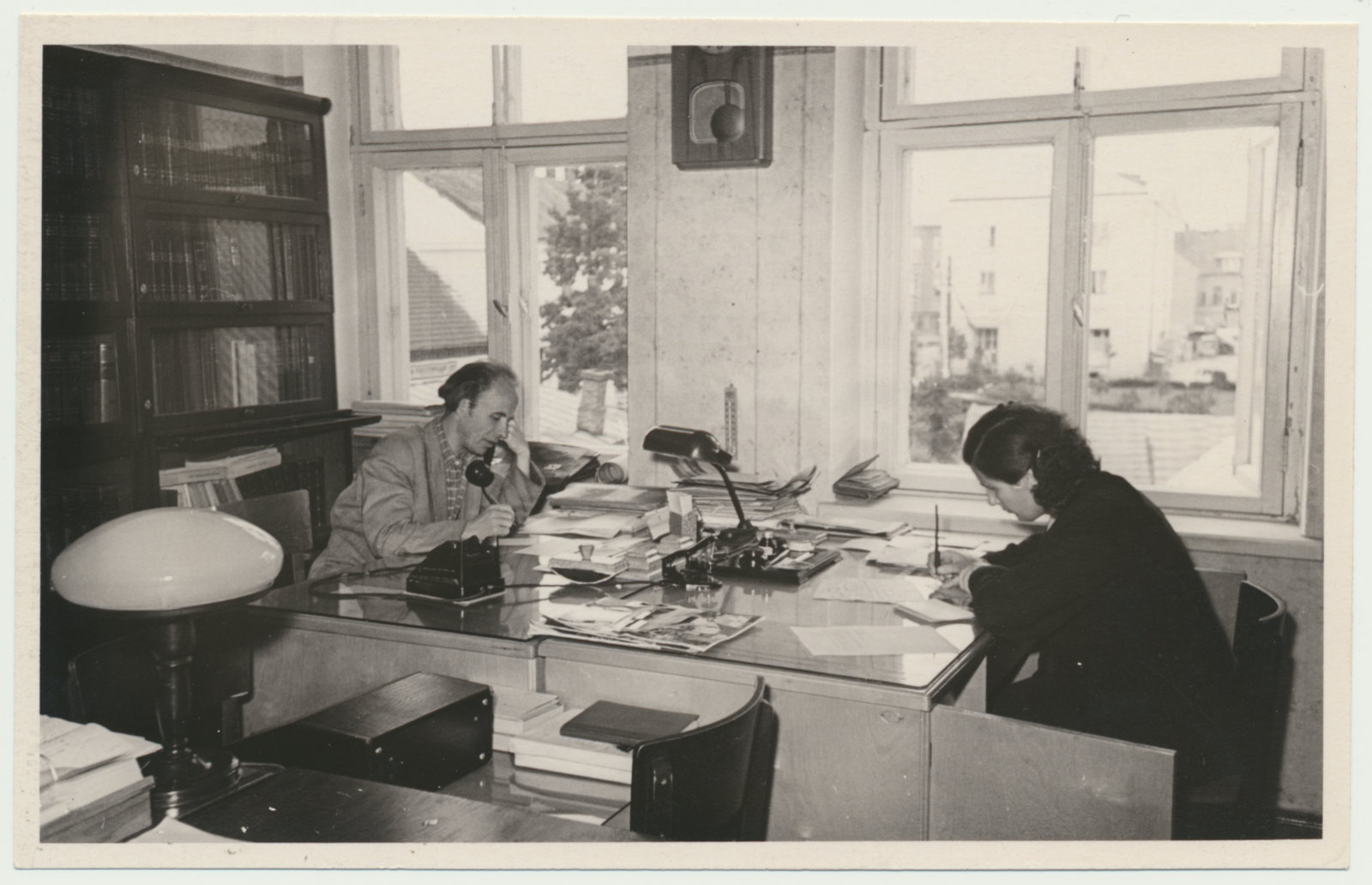 foto Viljandi muuseum, tööruum, kirjutuslauad, Rein Joost, Leida Karu 1958 foto L.Vellema