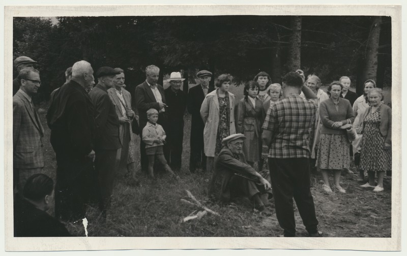 foto Viljandi muuseum, kodu-uurimisring, Made kalme, 1962 foto A.Kiisla