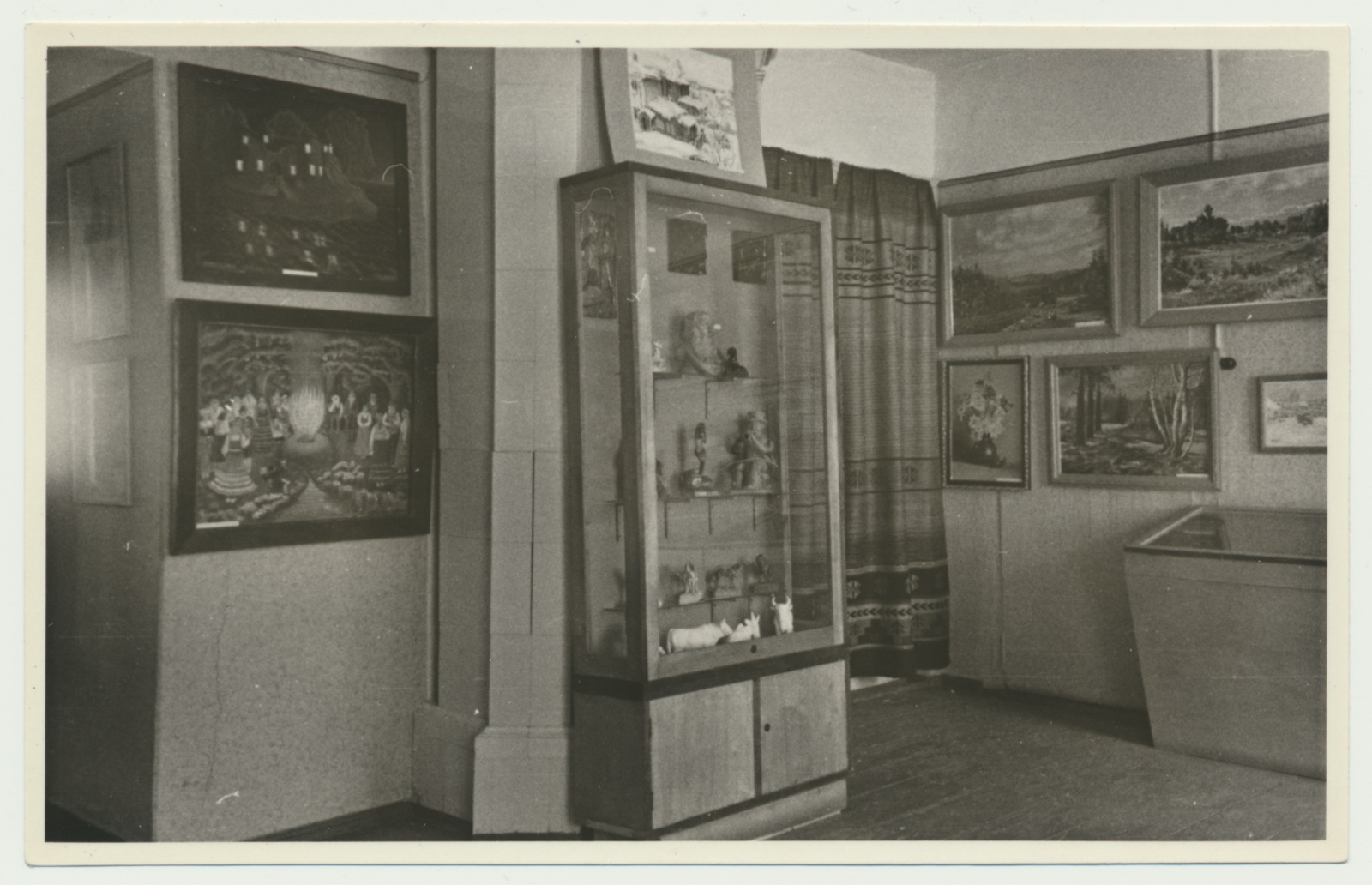 foto Viljandi muuseum, näitus tarbe- ja kujutav kunst 1960 foto L.Vellema