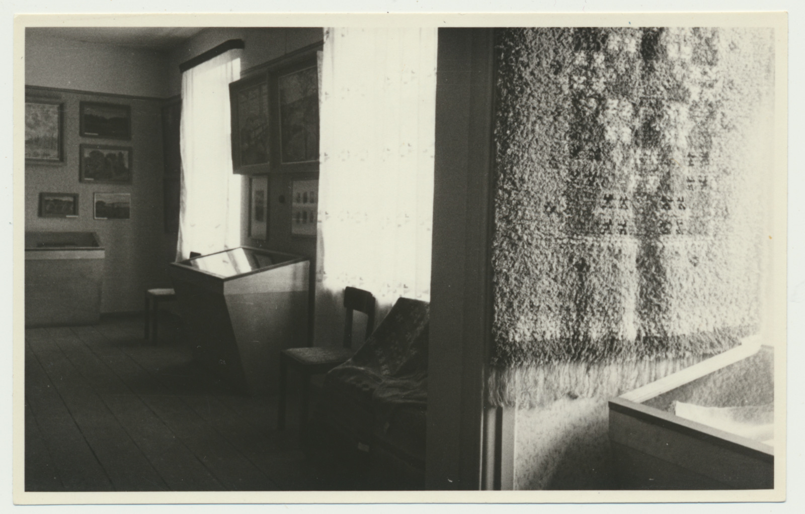 foto Viljandi muuseum, näitus tarbe- ja kujutav kunst 1960 foto L.Vellema